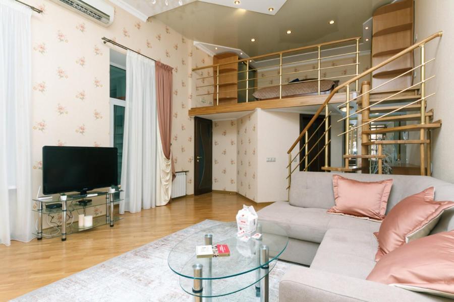 Stylish Two-Level Flat 2 Min From Khreschatyk Κίεβο Εξωτερικό φωτογραφία