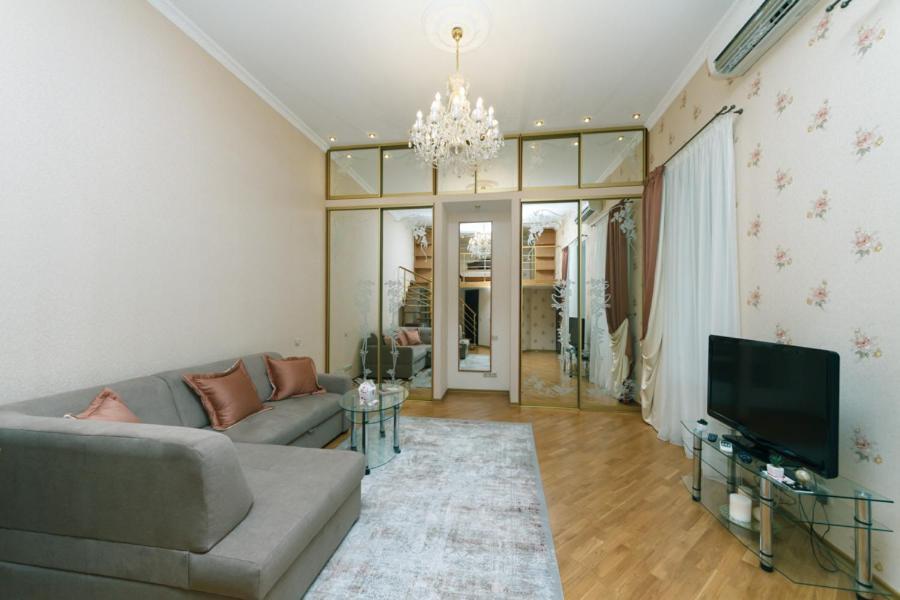 Stylish Two-Level Flat 2 Min From Khreschatyk Κίεβο Εξωτερικό φωτογραφία