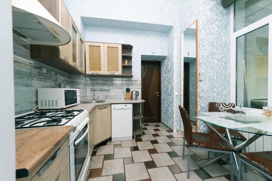 Stylish Two-Level Flat 2 Min From Khreschatyk Κίεβο Εξωτερικό φωτογραφία