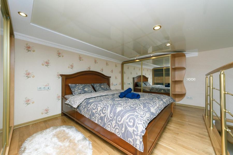 Stylish Two-Level Flat 2 Min From Khreschatyk Κίεβο Εξωτερικό φωτογραφία